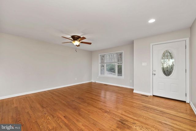 415 INCA RD, Linden, VA 22642