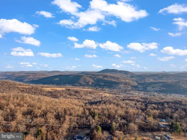 415 INCA RD, Linden, VA 22642