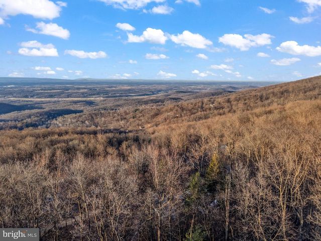 415 INCA RD, Linden, VA 22642