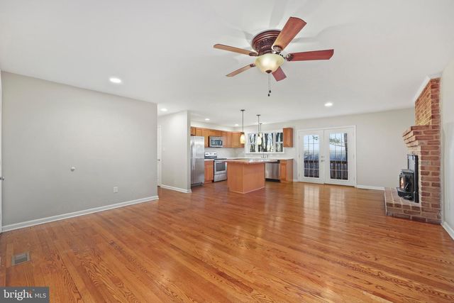 415 INCA RD, Linden, VA 22642