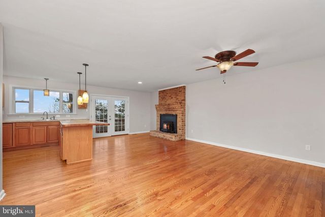 415 INCA RD, Linden, VA 22642