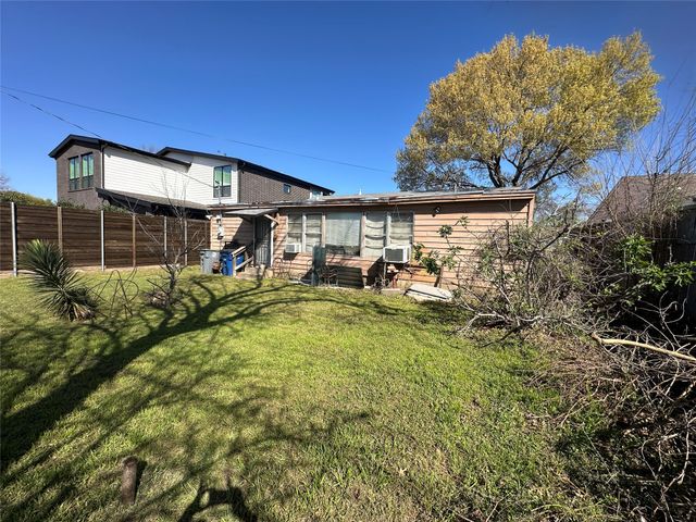 4822 Wateka Drive, Dallas, TX 75209