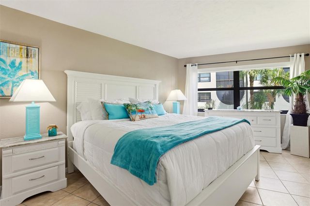 1011 ANGLERS COVE H203, Marco Island, FL 34145
