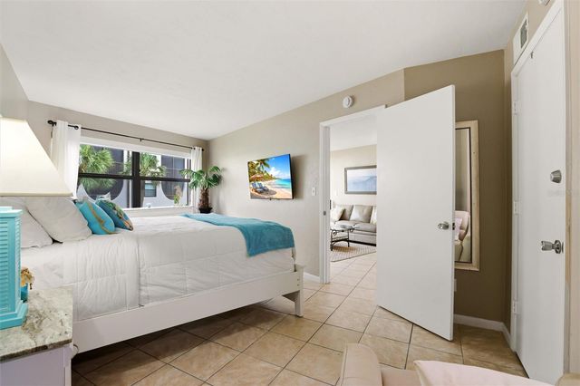 1011 ANGLERS COVE H203, Marco Island, FL 34145