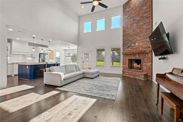 1420 Tuscany Drive, Centerton, AR 72719