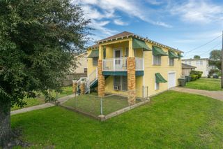 3602 Ave Q 1/2 Street UP, Galveston, TX 77550
