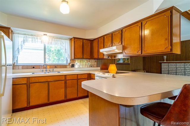 35624 Bonneville Drive, Sterling Heights, MI 48312