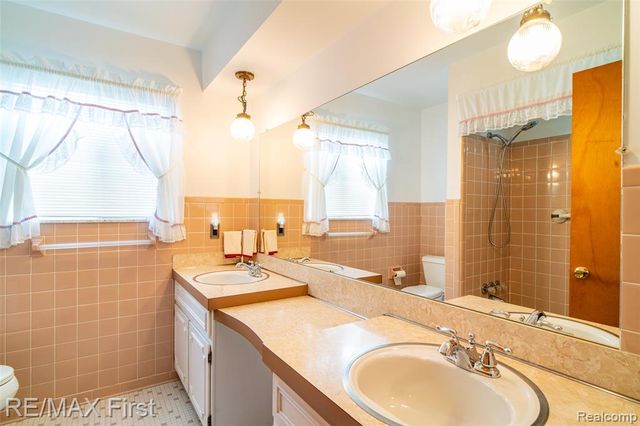 35624 Bonneville Drive, Sterling Heights, MI 48312