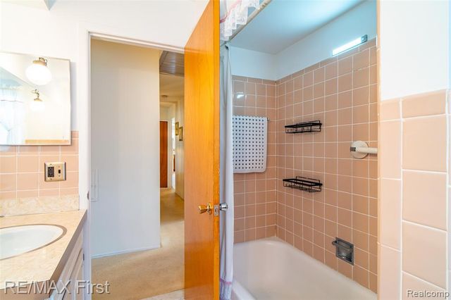 35624 Bonneville Drive, Sterling Heights, MI 48312