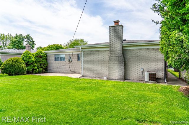 35624 Bonneville Drive, Sterling Heights, MI 48312