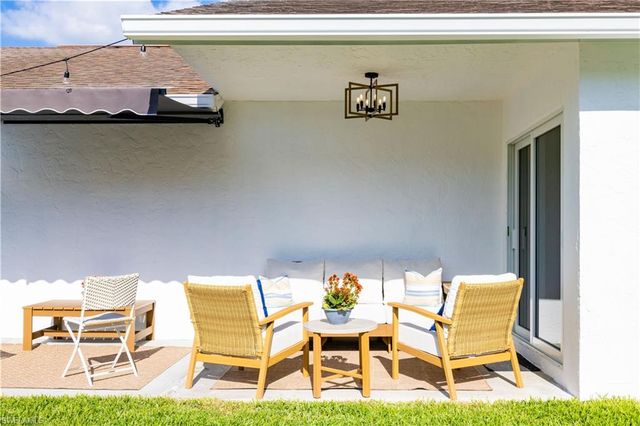 821 105th AVE N, Naples, FL 34108