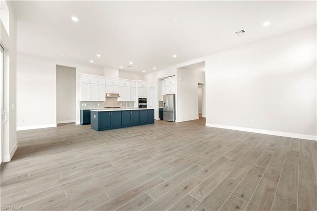 8717 Driftwood DR, Naples, FL 34114