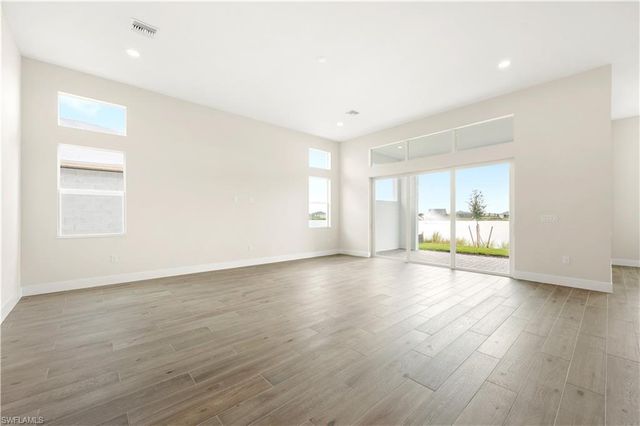 8717 Driftwood DR, Naples, FL 34114