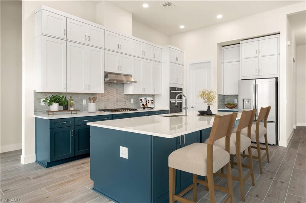 8717 Driftwood DR, Naples, FL 34114