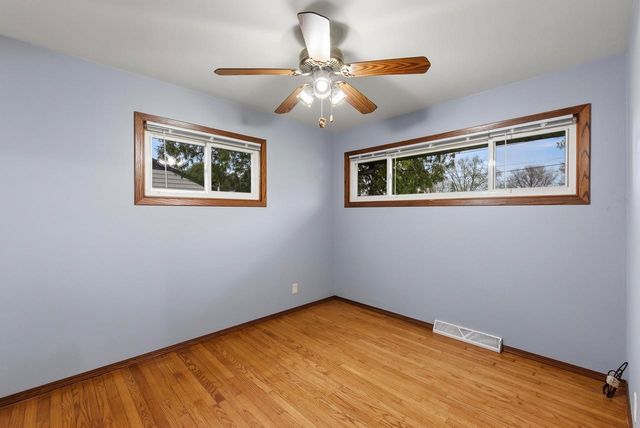 W202N9524 Club CIRCLE, Menomonee Falls, WI 53051
