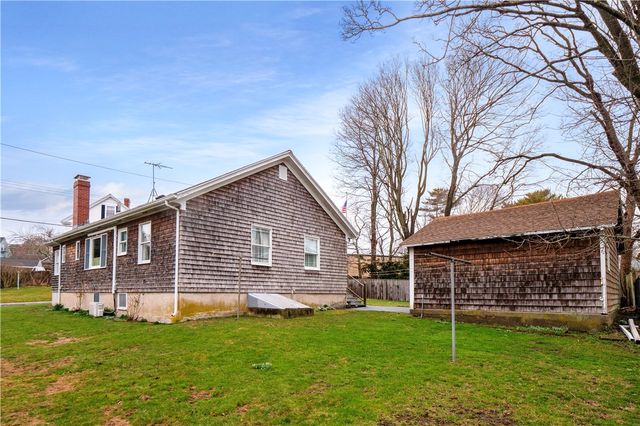 18 Ledyard Street, Newport, RI 02840