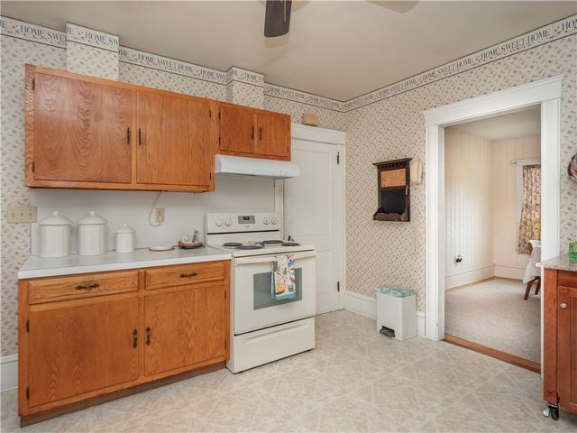 18 Ledyard Street, Newport, RI 02840