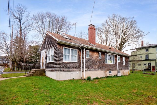 18 Ledyard Street, Newport, RI 02840