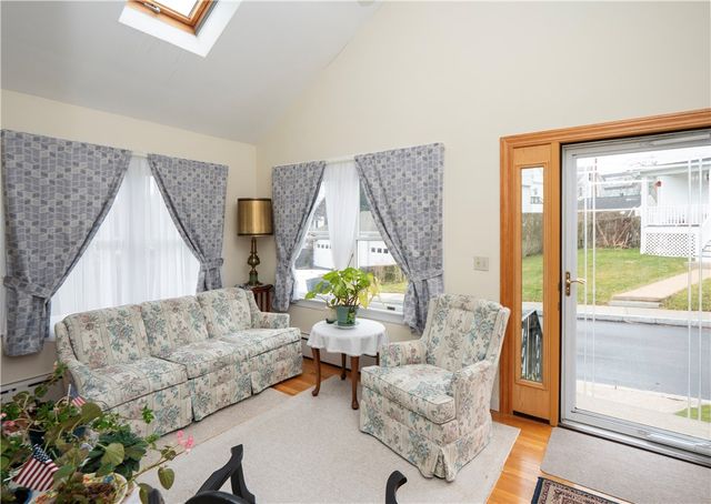 18 Ledyard Street, Newport, RI 02840