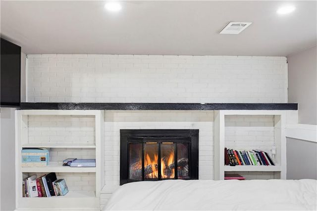 513 N Walker Lane, Olathe, KS 66061