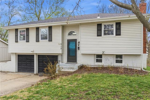 513 N Walker Lane, Olathe, KS 66061