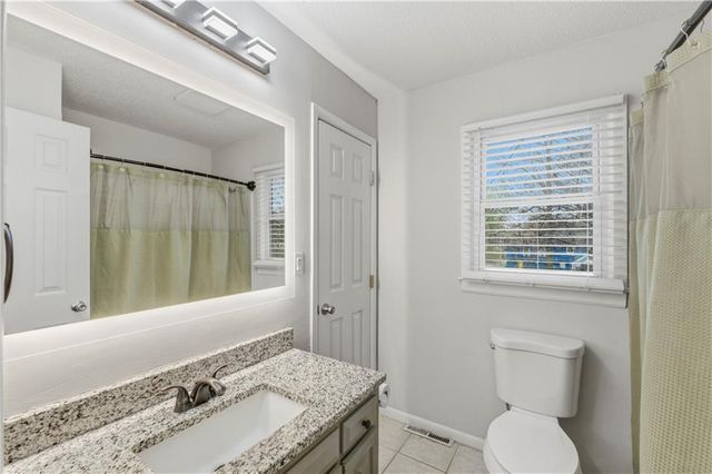 513 N Walker Lane, Olathe, KS 66061