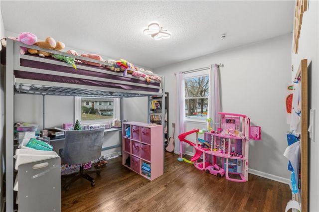 513 N Walker Lane, Olathe, KS 66061