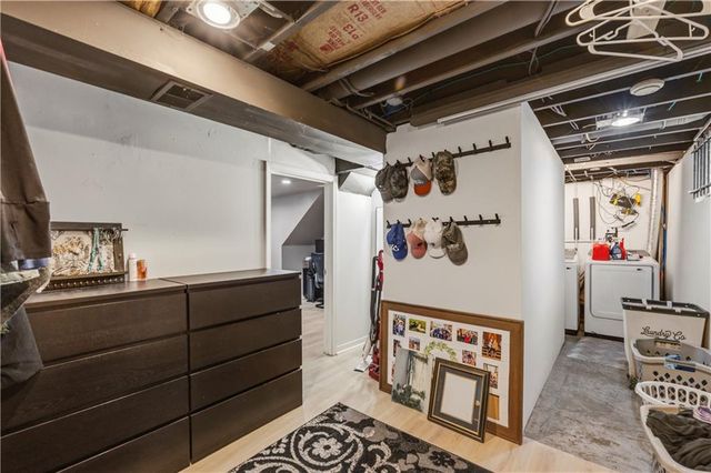 513 N Walker Lane, Olathe, KS 66061