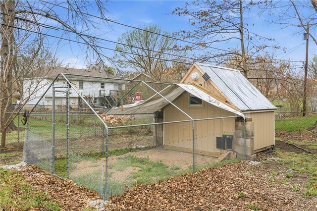 513 N Walker Lane, Olathe, KS 66061