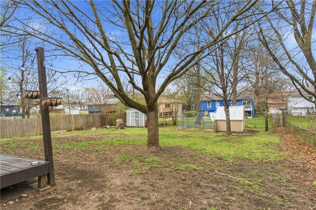 513 N Walker Lane, Olathe, KS 66061