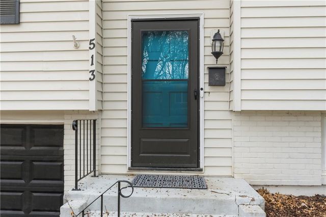 513 N Walker Lane, Olathe, KS 66061