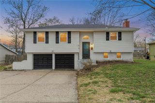 513 N Walker Lane, Olathe, KS 66061