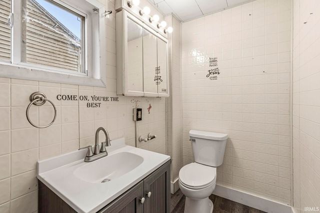 1910 Johnson Street, South Bend, IN 46628