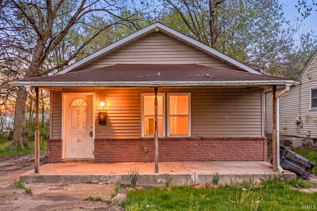 1910 Johnson Street, South Bend, IN 46628