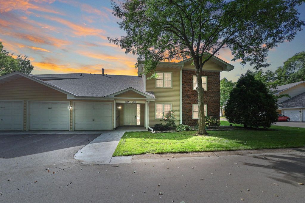 1827 County Rd. E E 18, White Bear Lake, MN 55110