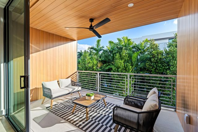 367 Venetian Drive, Delray Beach, FL 33483