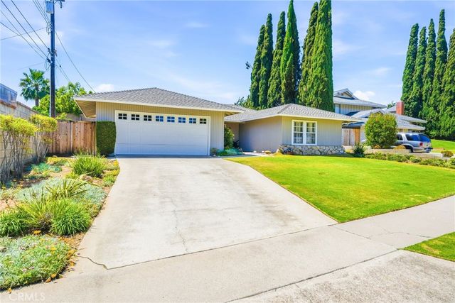 4561 School, Yorba Linda, CA 92886