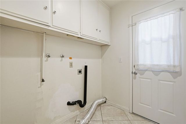 4561 School, Yorba Linda, CA 92886