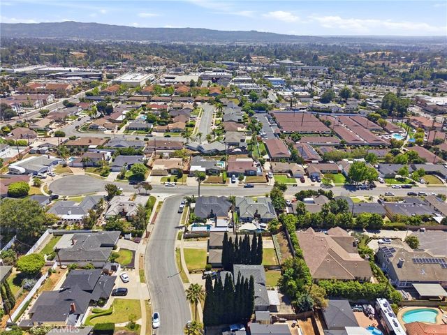 4561 School, Yorba Linda, CA 92886