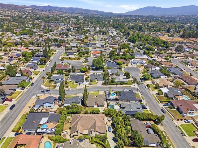 4561 School, Yorba Linda, CA 92886