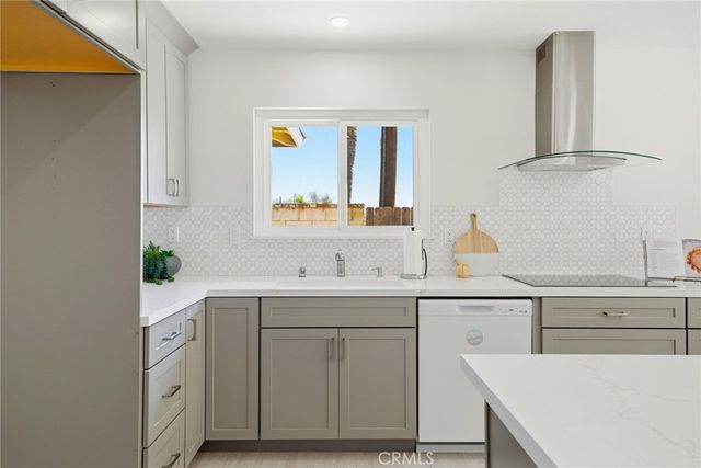 4561 School, Yorba Linda, CA 92886