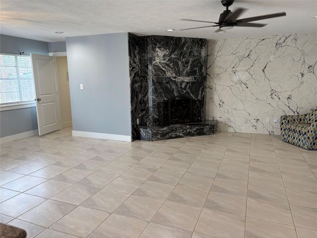 207 Parliament Drive, Houston, TX 77034