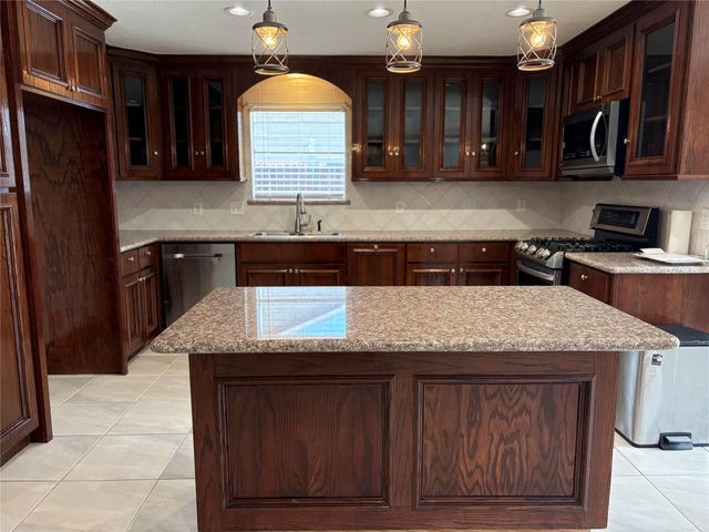 207 Parliament Drive, Houston, TX 77034