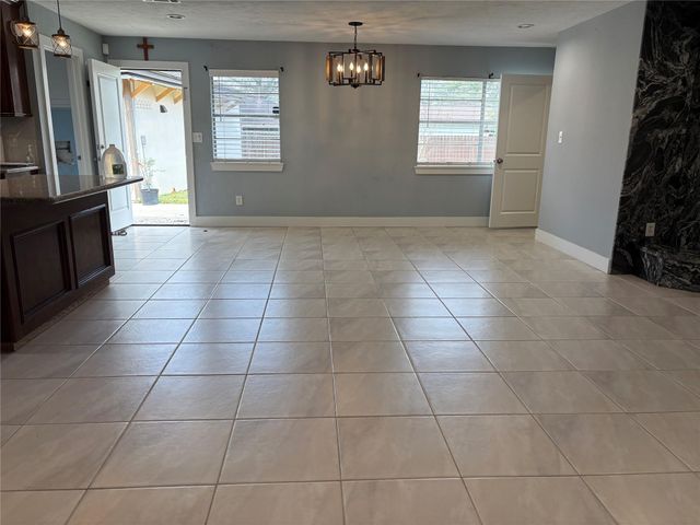 207 Parliament Drive, Houston, TX 77034