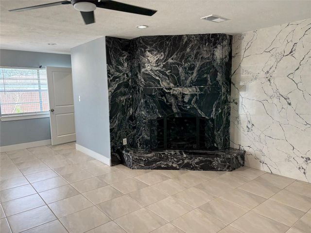 207 Parliament Drive, Houston, TX 77034