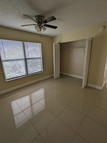 1522 Lake Crystal Drive F, West Palm Beach, FL 33411
