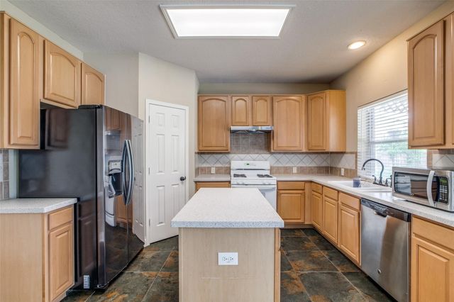 2709 Sunhill Court, Pearland, TX 77584