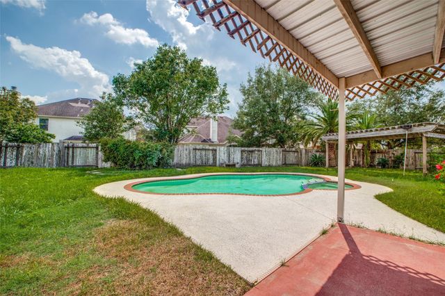 2709 Sunhill Court, Pearland, TX 77584