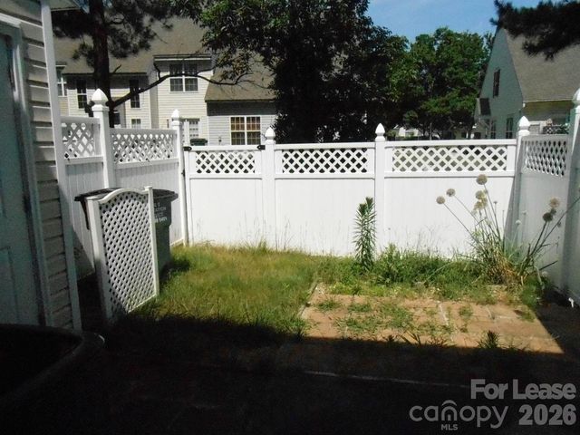 10147 Reindeer Way Lane, Charlotte, NC 28216