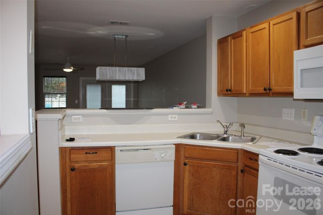 10147 Reindeer Way Lane, Charlotte, NC 28216